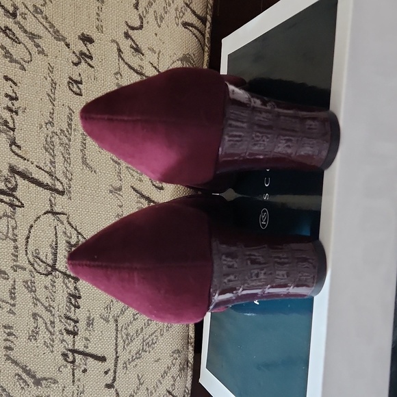 Karen Scott Penzey Dress Pumps - Picture 3 of 4